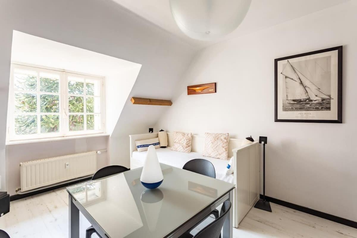 Le Capucin - Petit Duplex Avec Place De Parking Dinard Kültér fotó