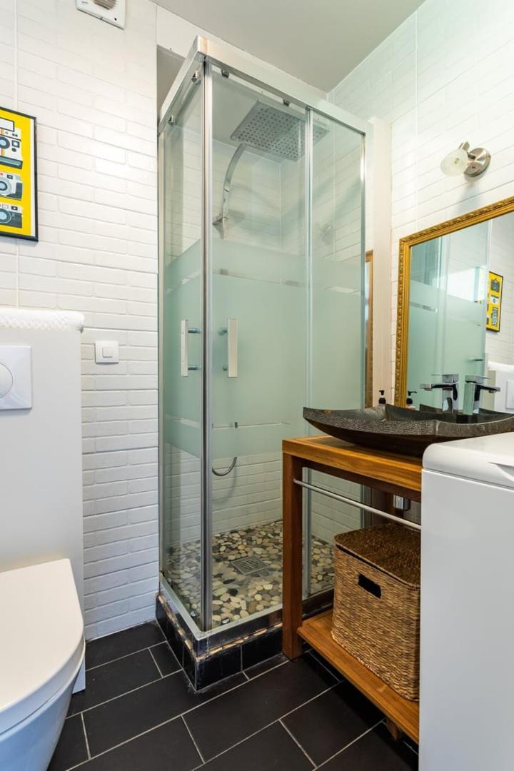 Le Capucin - Petit Duplex Avec Place De Parking Dinard Kültér fotó