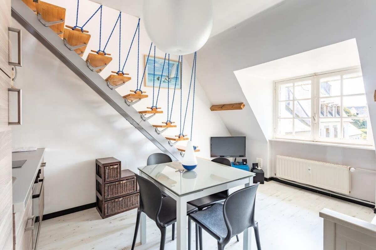 Le Capucin - Petit Duplex Avec Place De Parking Dinard Kültér fotó
