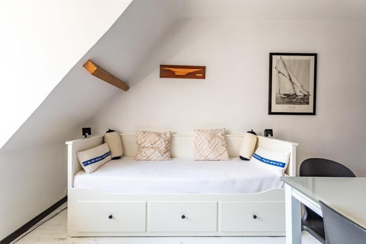 Le Capucin - Petit Duplex Avec Place De Parking Dinard Kültér fotó